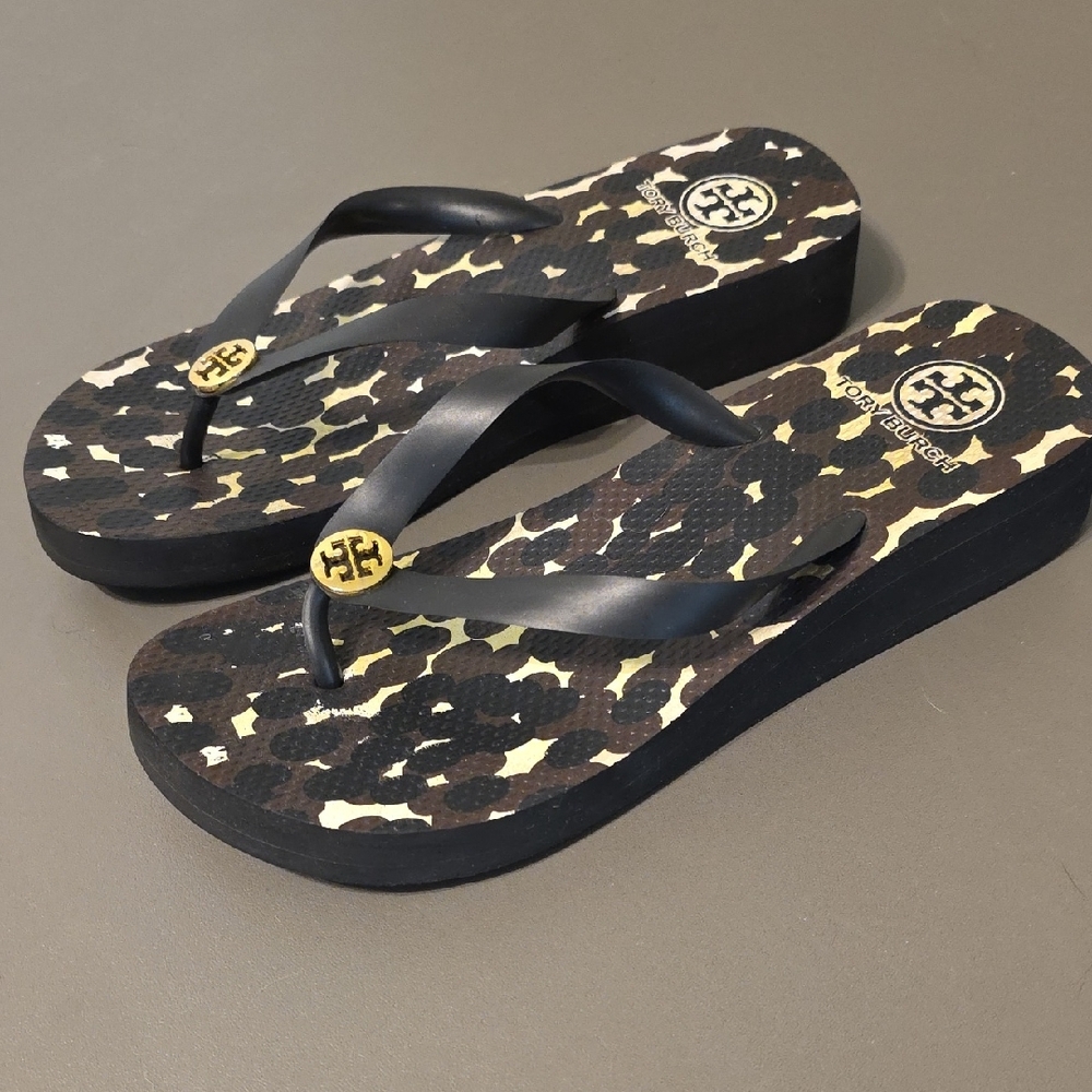 Tory Burch Black, Brown & Cream Leopard-Print Logo Flip Flop - Picture 4 of 6